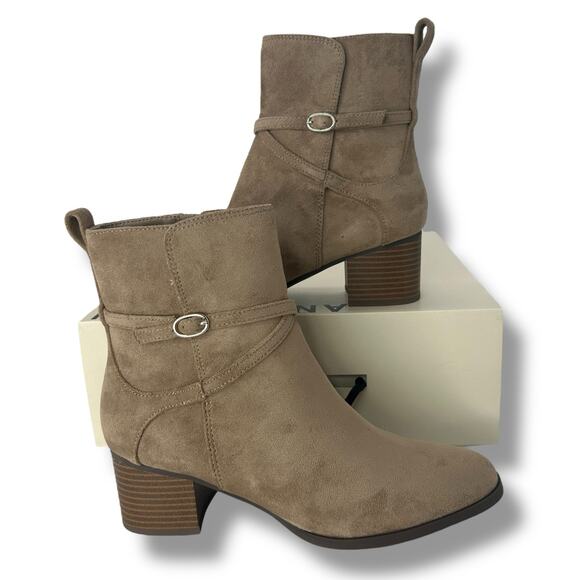 NEW Anne Klein Tan Booties Size 6.5 Beige Sand Low Ankle Boot Faux Suede NWT - Picture 1 of 11